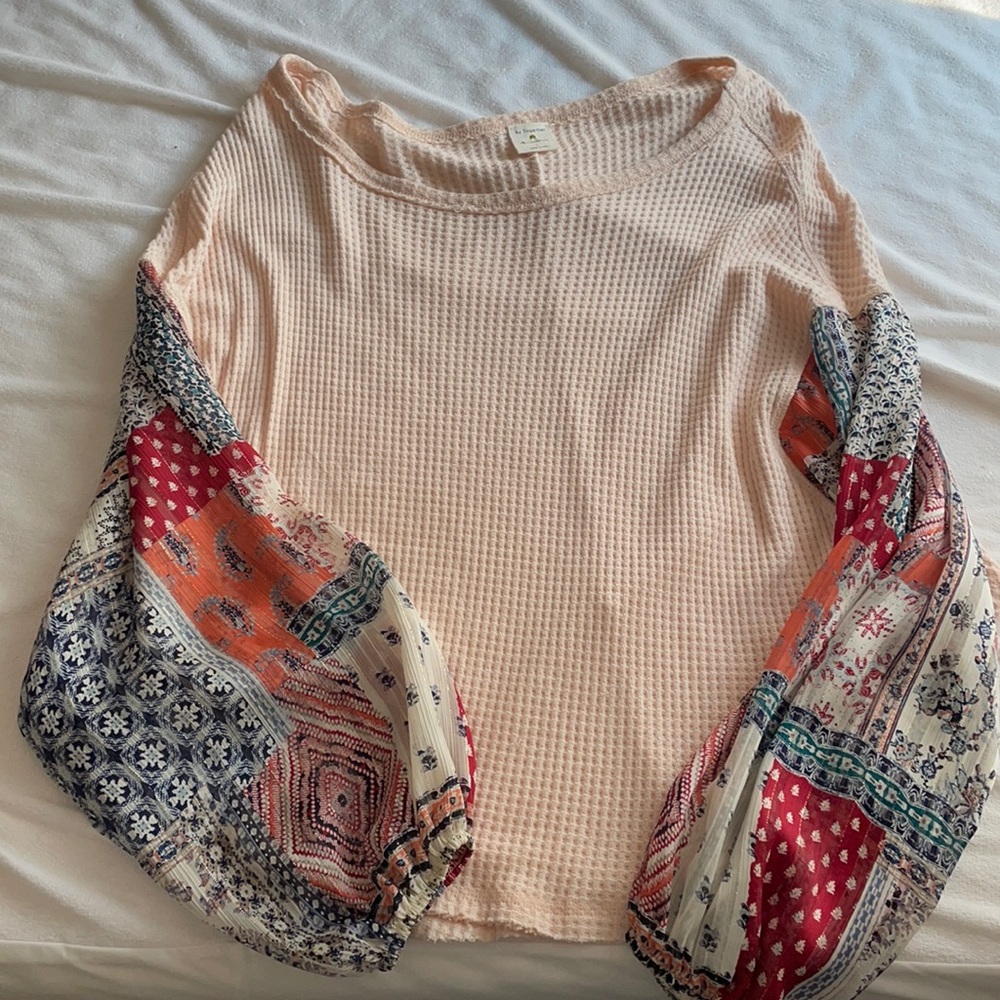 Waffle shirt with patterned sleeves